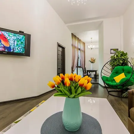 2к поруч із майданом незалежності Apartment